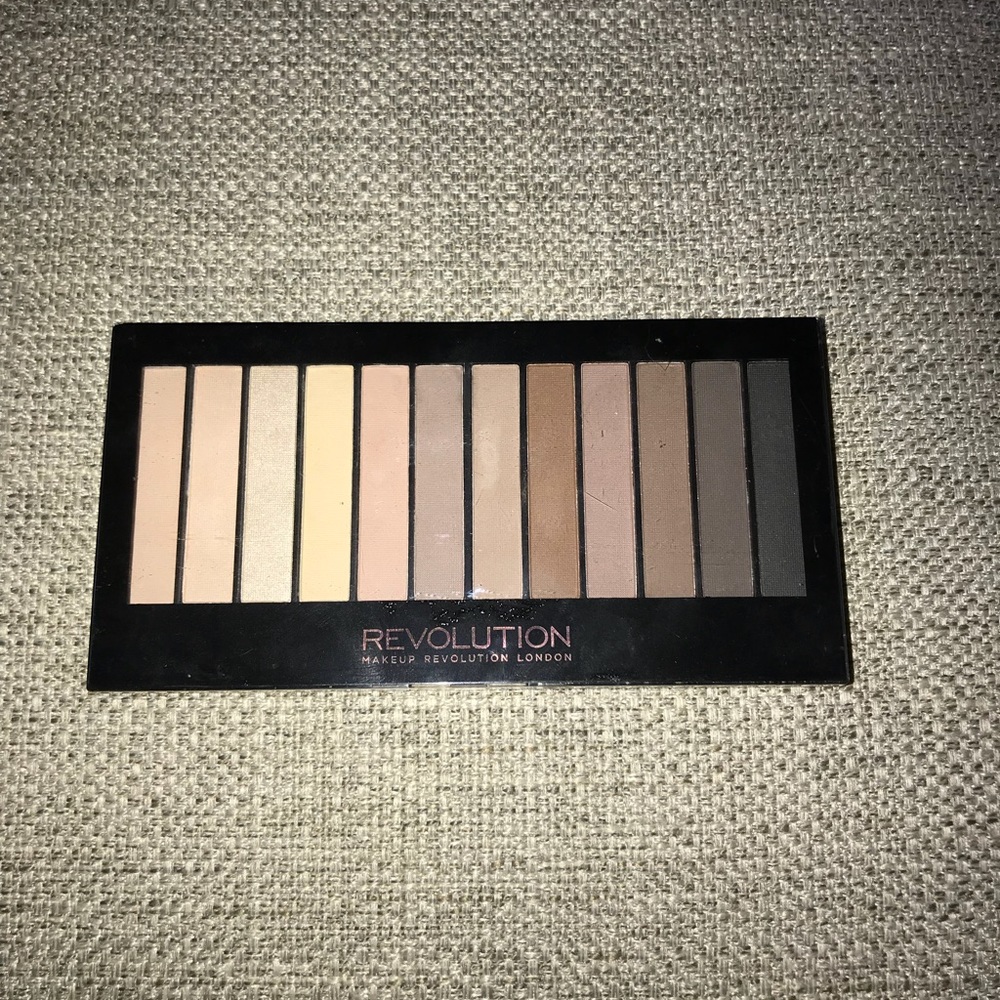Revolution eyeshadow palette